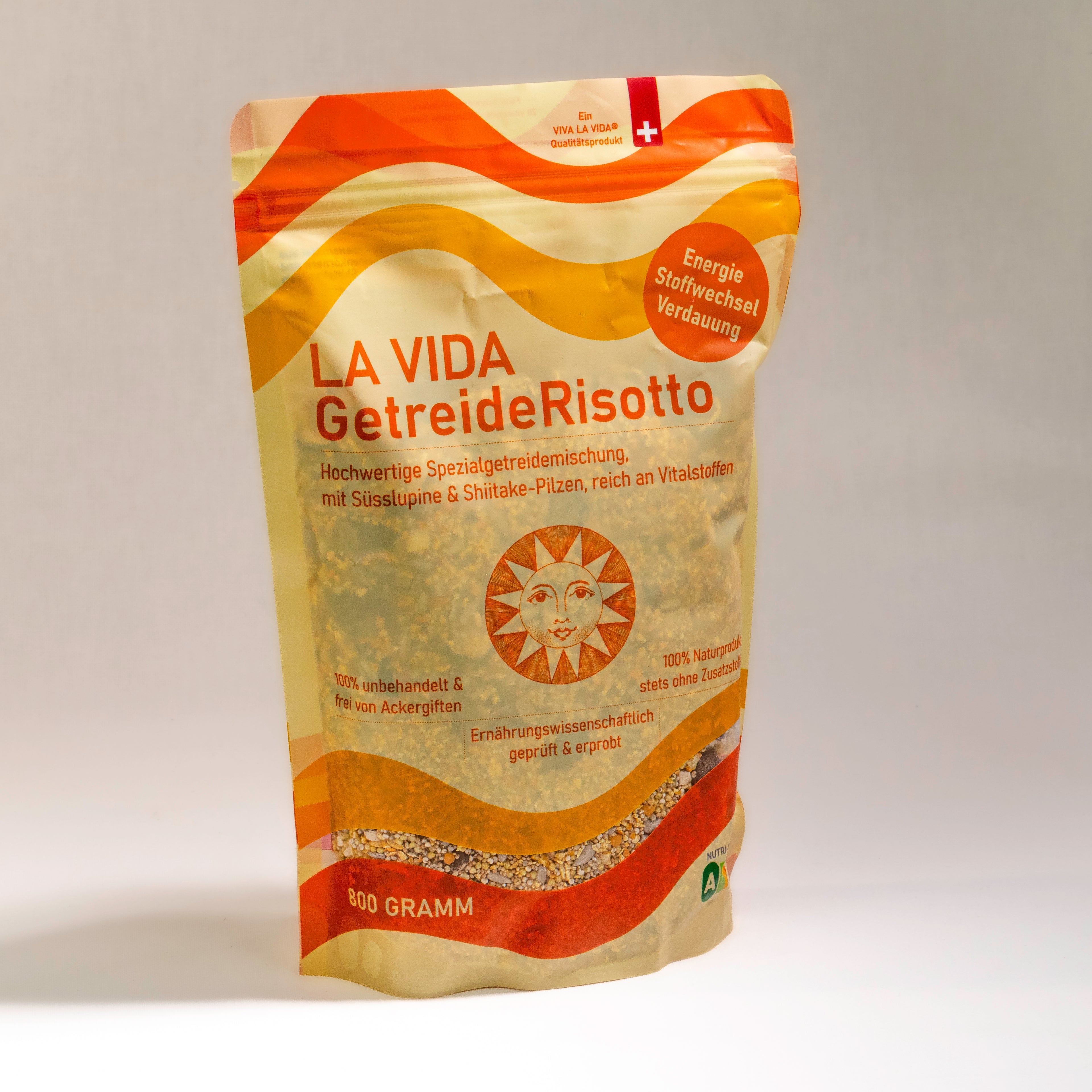 LA VIDA GetreideRisotto, proteinreiche und mikronährstoffreiche Risottomischung aus Süsslupine und Pseudogetreiden sowie Shiitake-Pilzen. Zur Herstellung von cremigen Risotti, Suppen oder als gesunde Beilage. 800g. Frontansicht.