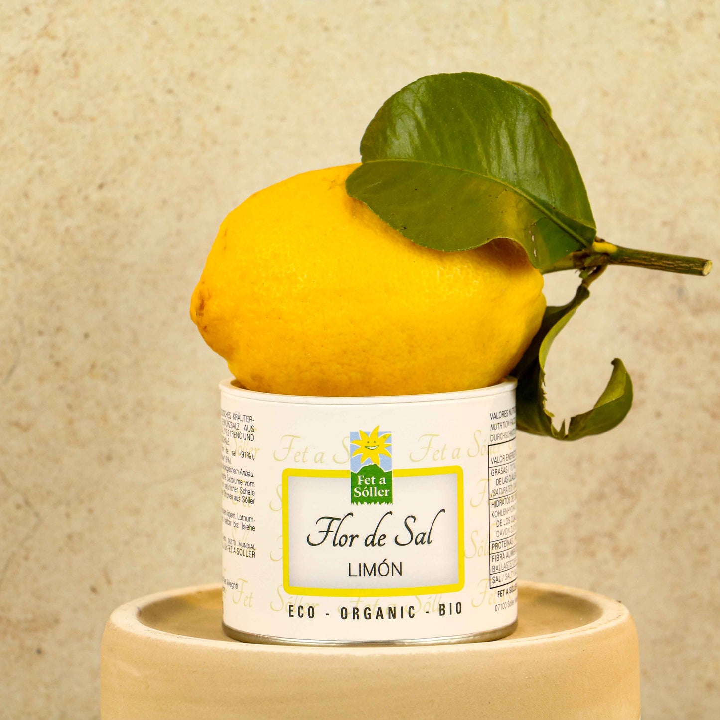 Salt flowers with lemon