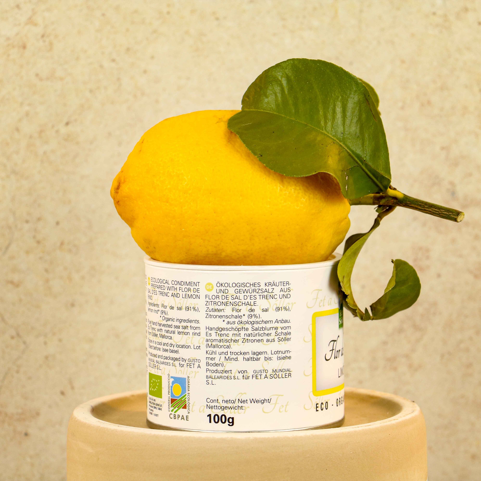 Salt flowers with lemon